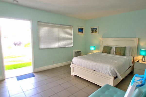 Hollywood Beachside Boutique Suites image 30